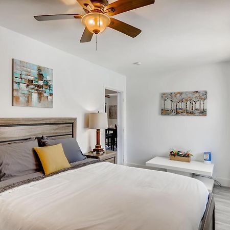 Tropical Getaway/ Stunning 2Br Gem Leilighet West Palm Beach Eksteriør bilde