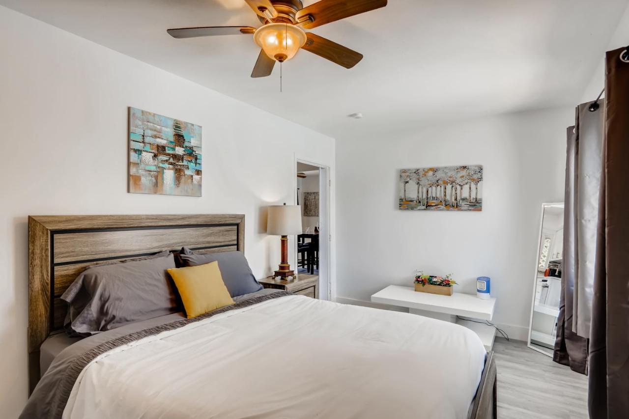 Tropical Getaway/ Stunning 2Br Gem Leilighet West Palm Beach Eksteriør bilde